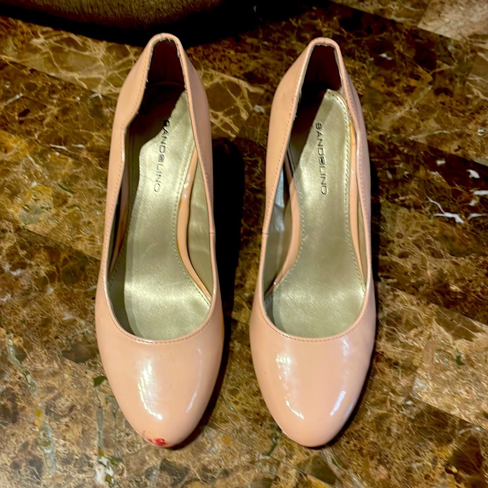 Bandolino size 6 Pink heels w/ scuff on right toe pictured